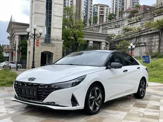 Автомобиль Hyundai Elantra