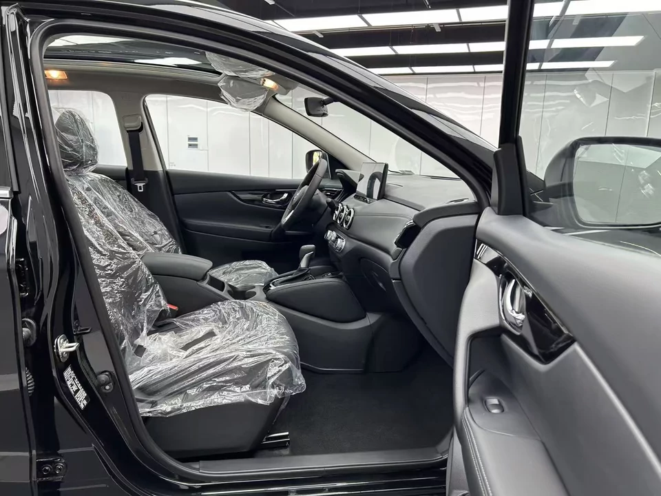 Автомобиль Nissan Qashqai — основное фото