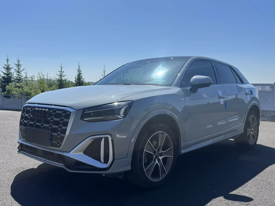 Автомобиль Audi Q2L — основное фото