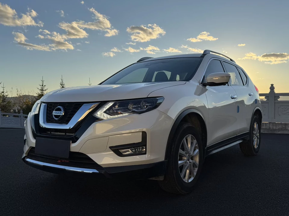 Автомобиль Nissan X-Trail — основное фото
