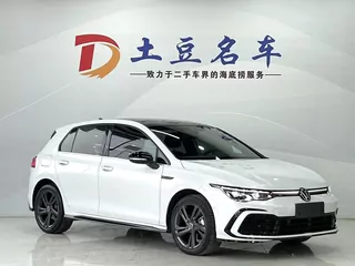 Автомобиль Volkswagen Golf