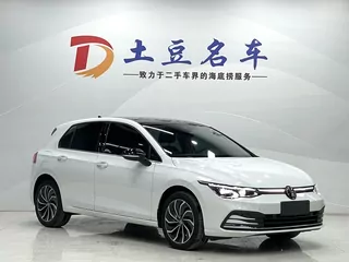 Автомобиль Volkswagen Golf